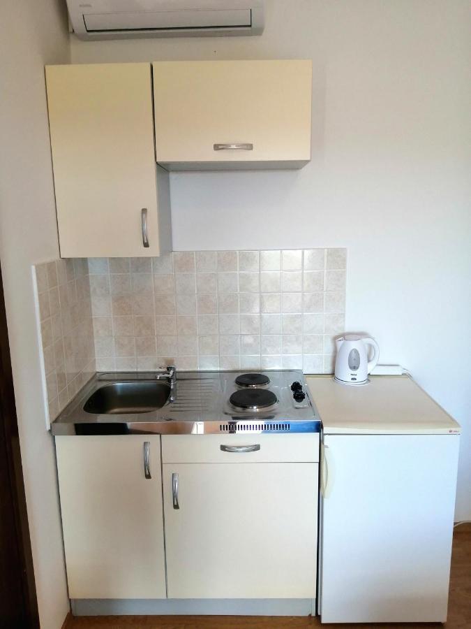 Apartments Dalmatian Stone House トゥラニ エクステリア 写真