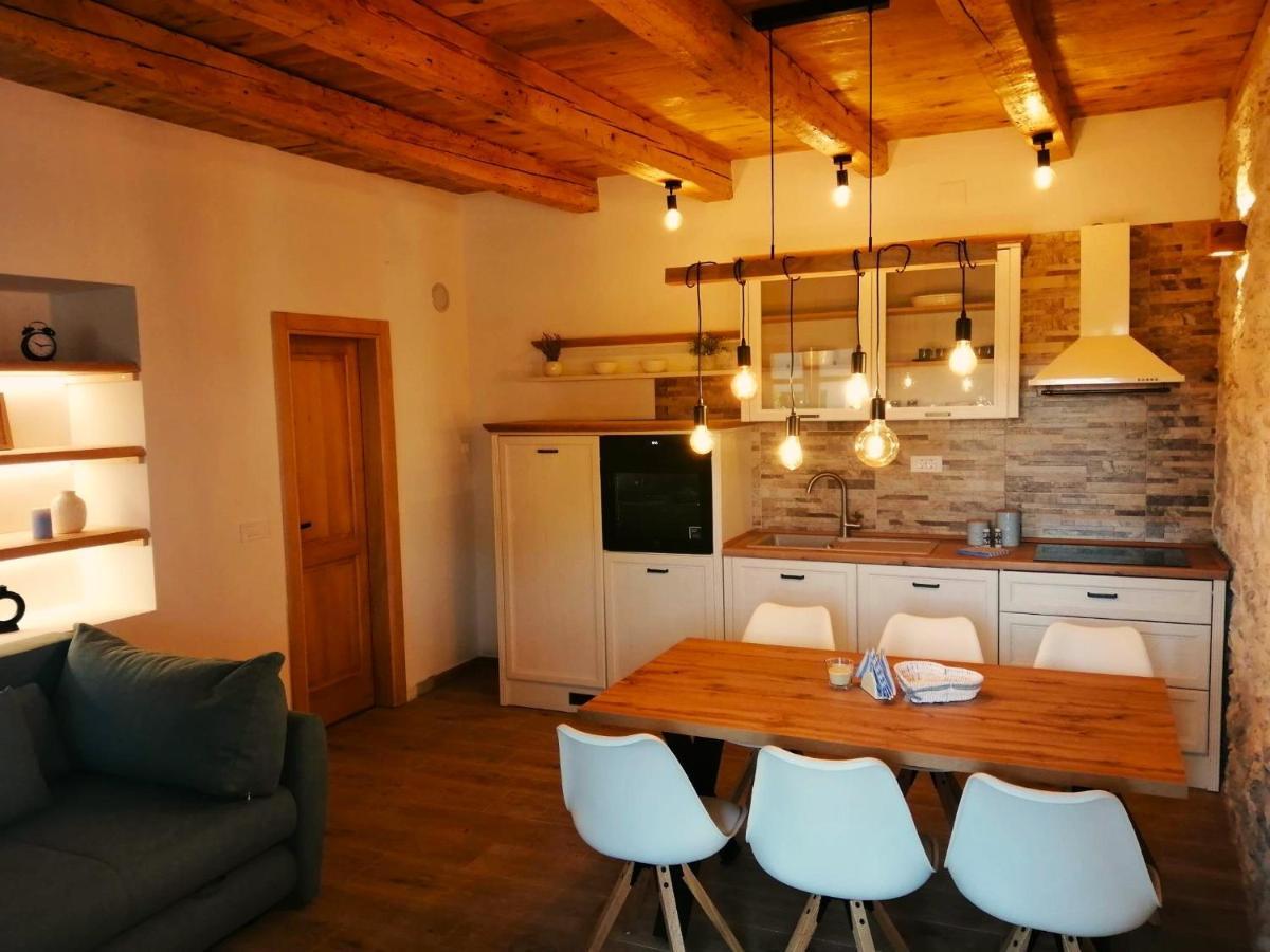 Apartments Dalmatian Stone House トゥラニ エクステリア 写真