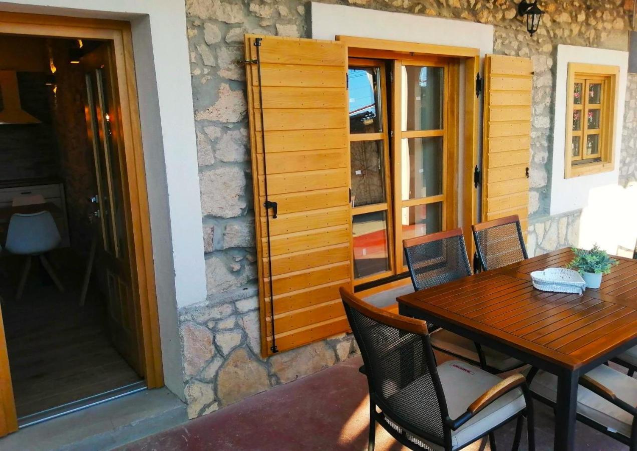Apartments Dalmatian Stone House トゥラニ エクステリア 写真